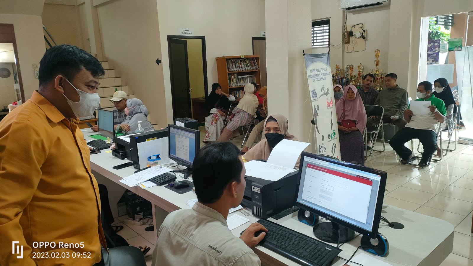 Pelayanan Pembuatan NIB Marathon  Bersama DPMPTSP Kota Tangerang di Kantor Kelurahan Parung Serab