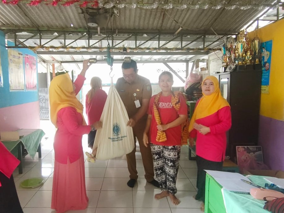 Monitoring Kegiatan Posyandu dan Posbindu Terintegrasi di Posyandu Nusa Indah Rt 02 Rw 06 Kelurahan Sudimara Barat