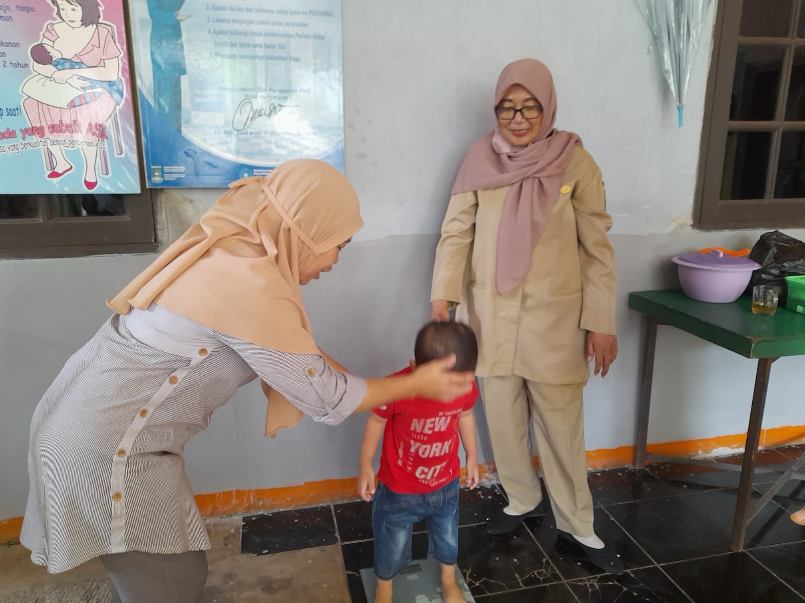 Monitoring Kegiatan Posyandu dan Posbindu Terintegrasi di Posyandu Anggur 2 Kelurahan Paninggilan Utara