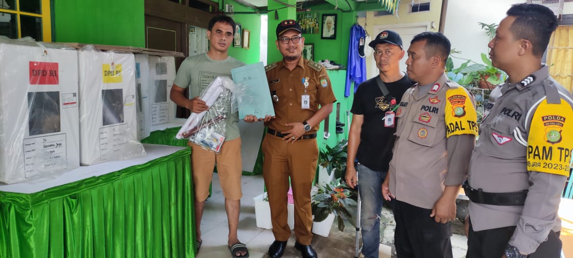 Pendistribusian Kotak Suara ke masing-masing TPS Se kelurahan Sudimara Jaya Kec Ciledug 